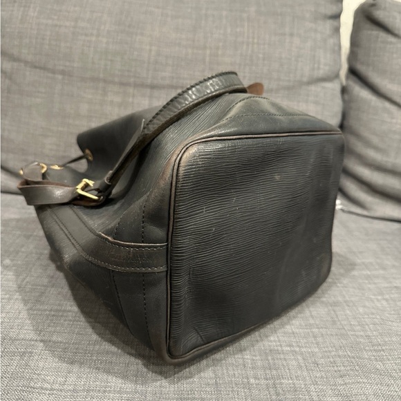 SOLD———-Louis Vuitton Epi Black Noe - Picture 6 of 12